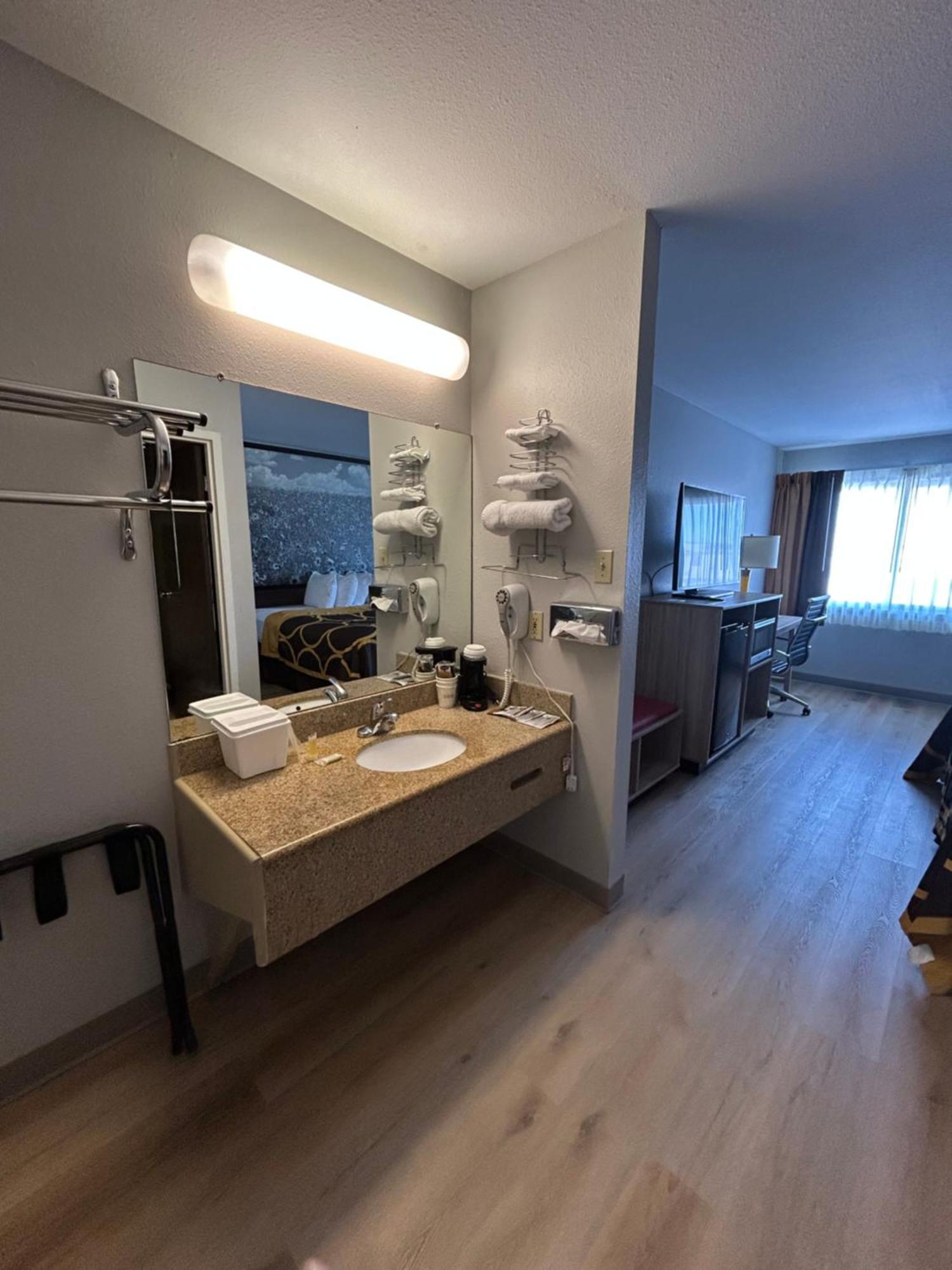 Hotel Super 8 By Wyndham Sterling Co Zewnętrze zdjęcie